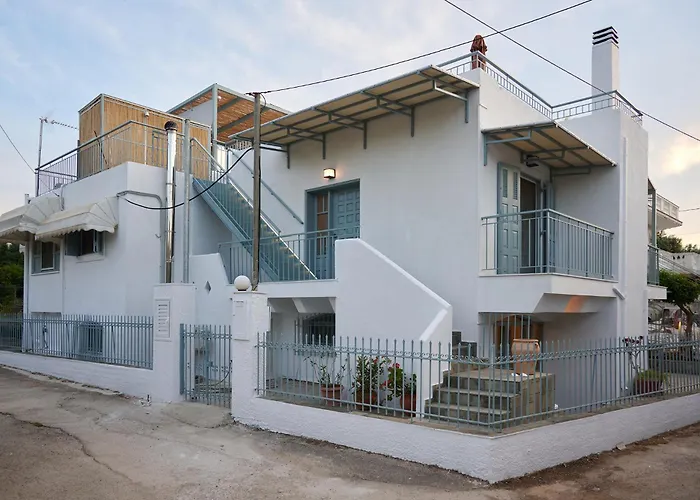 Holiday home Afroditi By μρs